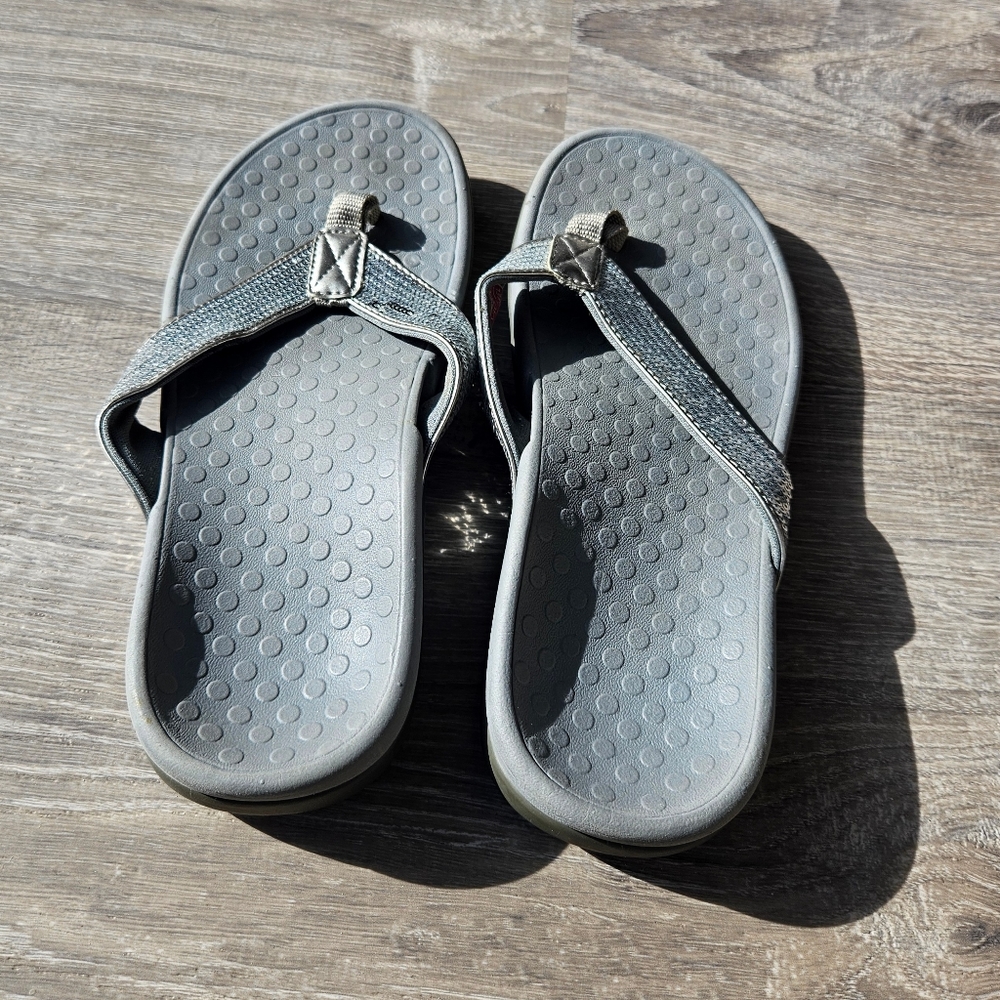 Vionic Tide Sandals, Size 6, Silver Sequin - Picture 3 of 6